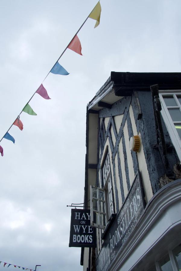 The Pavement Palace Hay-On-Wye Exterior foto